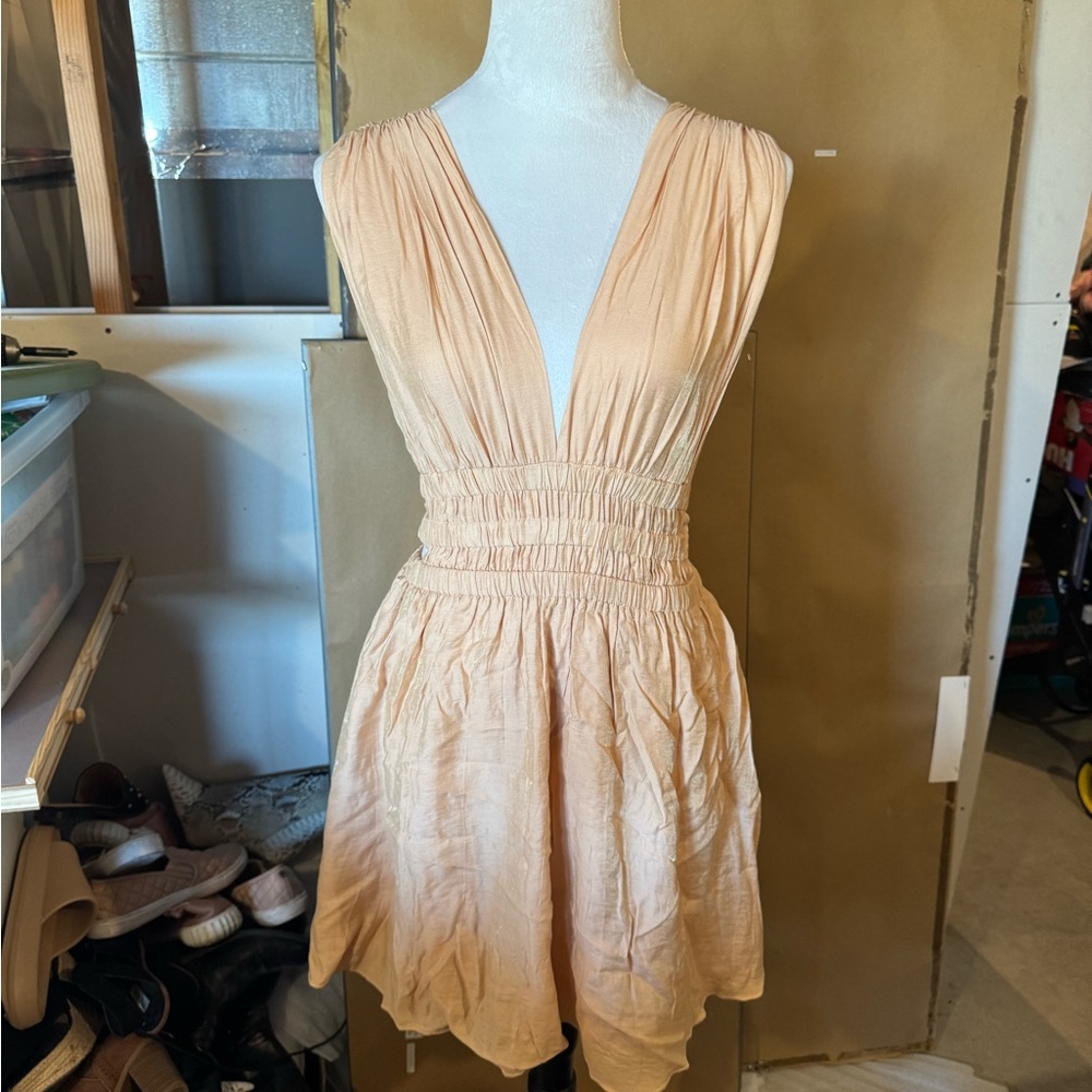 Elegant Peach Sleeveless Dress
